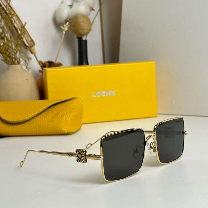 Picture of Loewe Sunglasses _SKUfw52327805fw